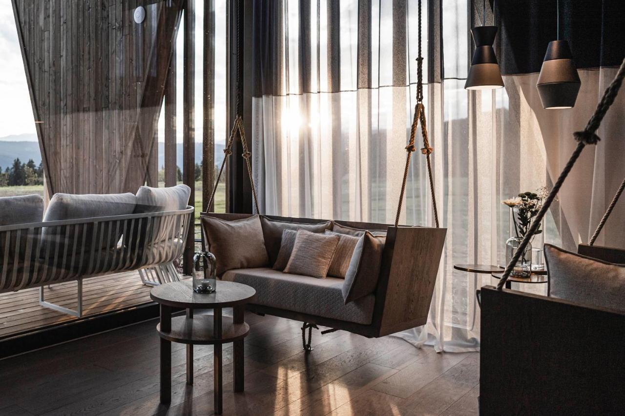 Aeon Hotel - Adults Only Bed & Breakfast Сопраболцано Екстериор снимка