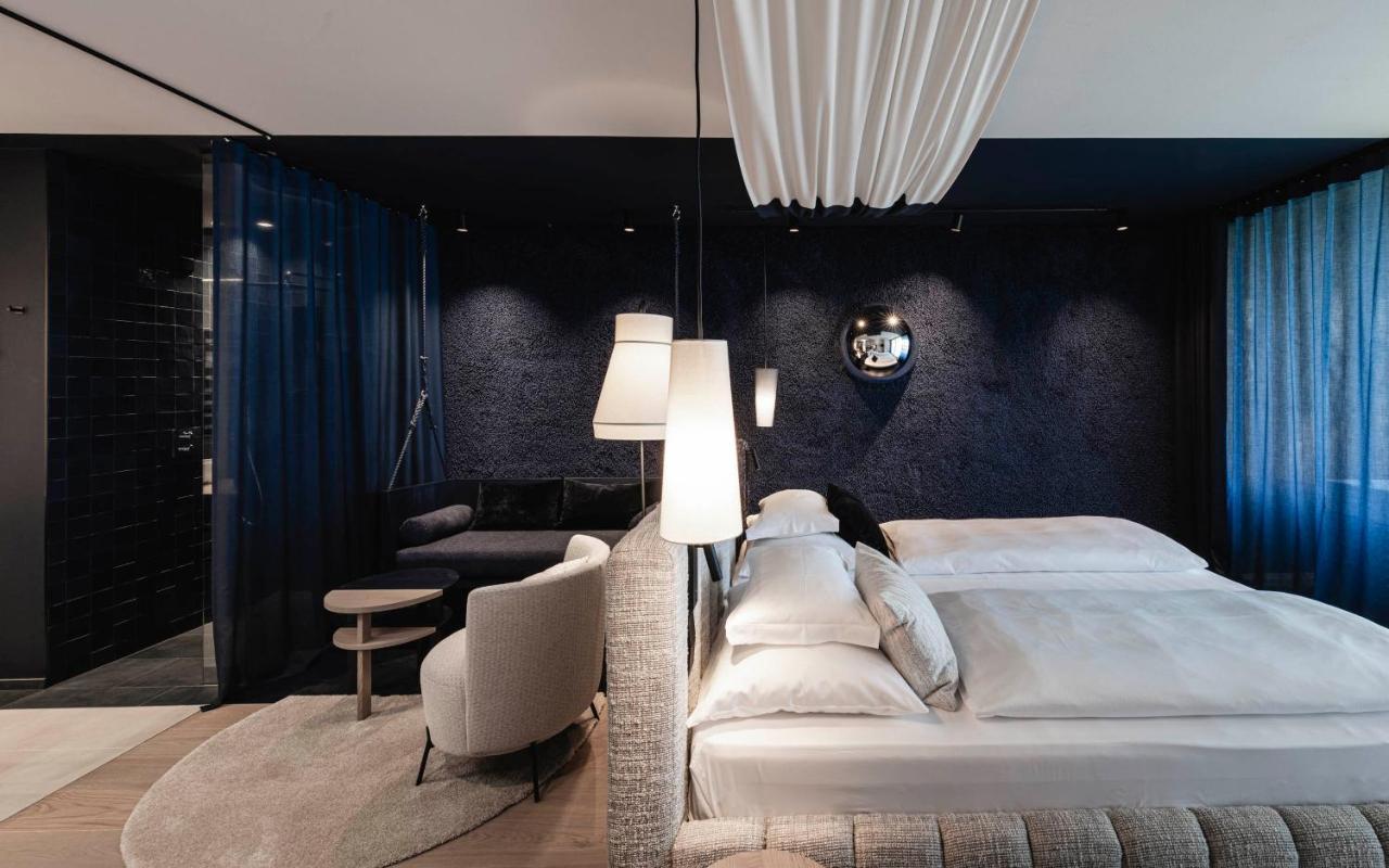 Aeon Hotel - Adults Only Bed & Breakfast Сопраболцано Екстериор снимка